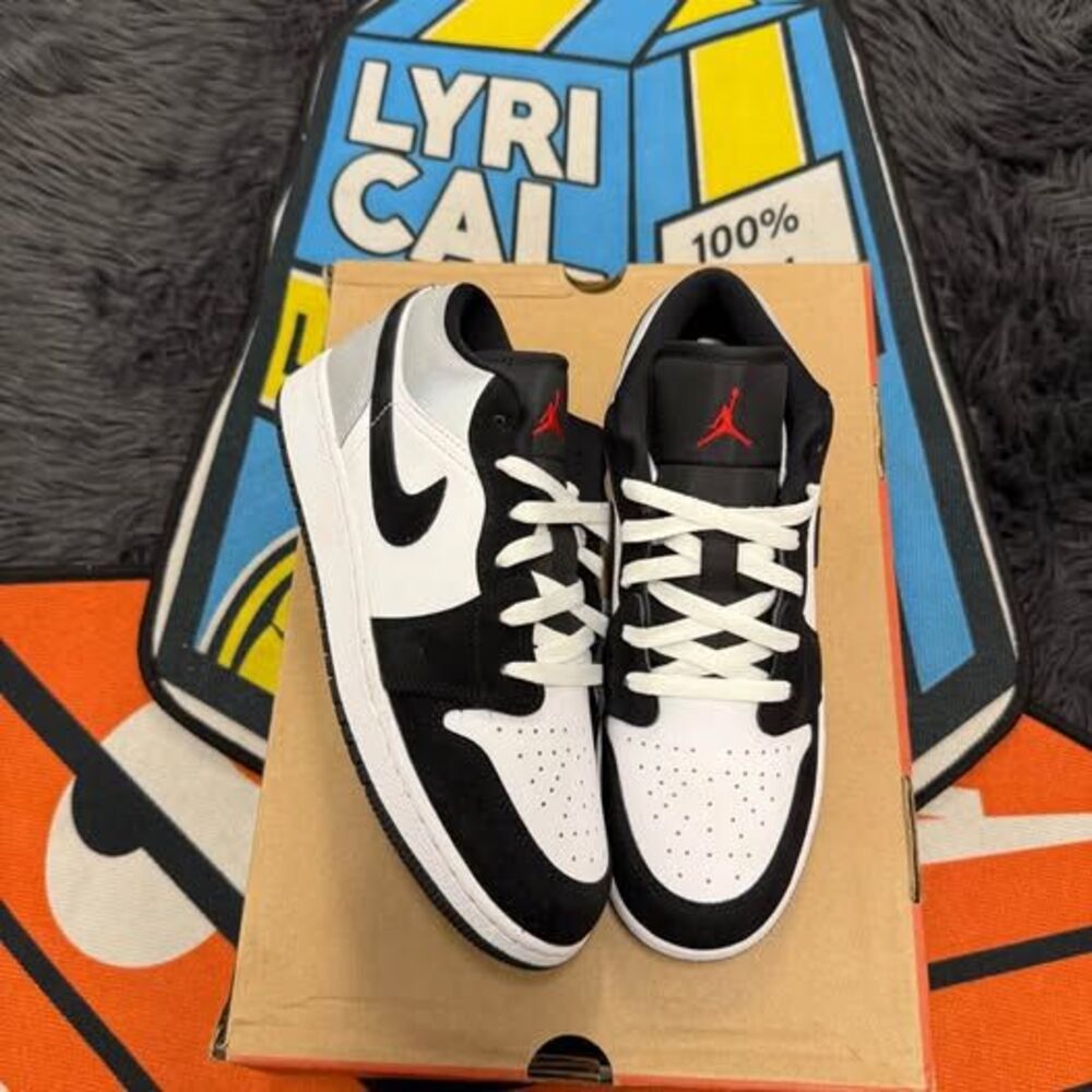 Jordan 1 Low SE Panda Toe Size 7Y